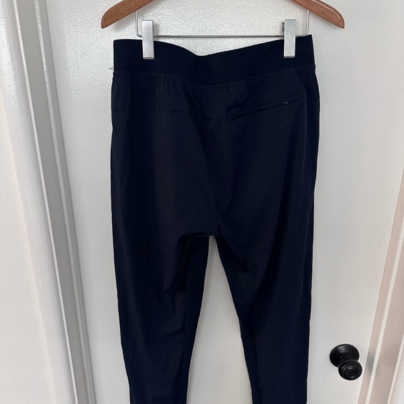 Lulu Lemon Men’s Navy Blue Jogger sweatpants size medium - Picture 3 of 4